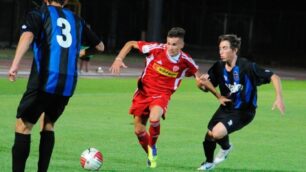 Calcio, il monzese Laraia in azione