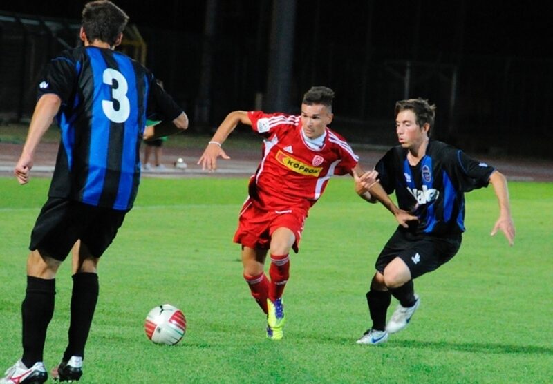 Calcio, il monzese Laraia in azione