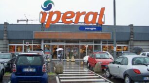 L’ingresso del supermercato Iperal di via Verdi a Seregno