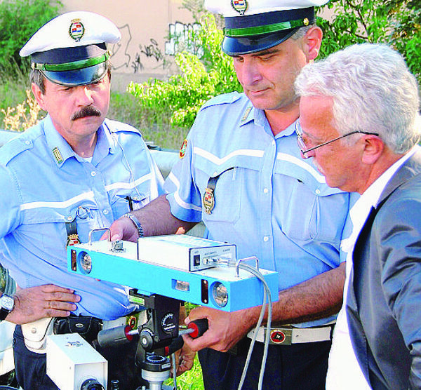 De Nicola con gli agenti di Varedo