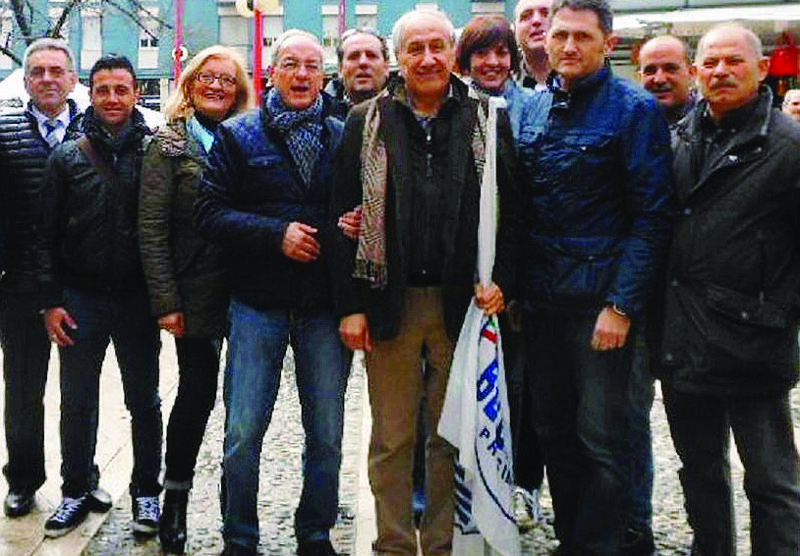 Il centrodestra unito con il candidato sindaco per le elezioni comunali di Nova, Antonio Colombo