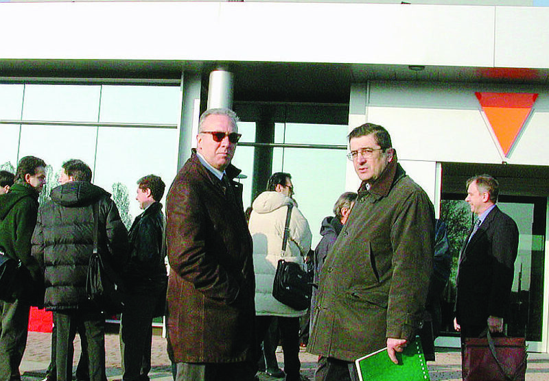 L’ingresso dello stabilimento Alcatel di Vimercate