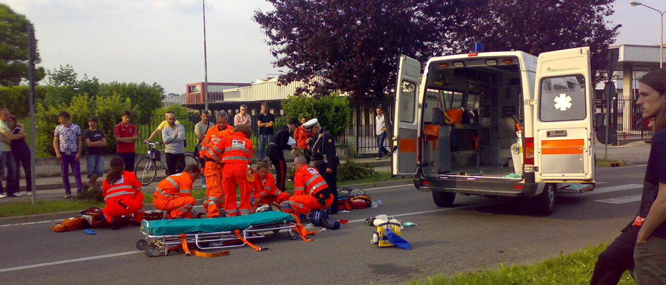 Biassono, grave incidente stradaleMotociclista investe un ciclista