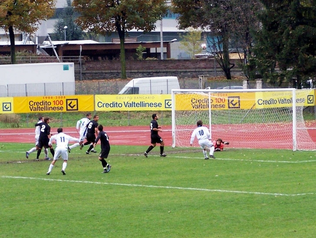 Calcio Eccellenza: il Seregnovince a Sondrio e resta in testa