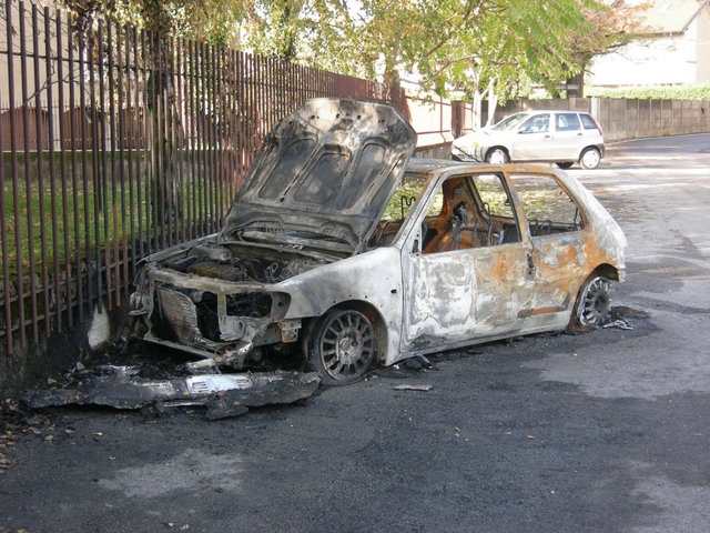 Seregno: auto in fiammeForse l’origine è dolosa