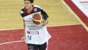 A 15 anni nella serie A di basketNiccolò, da Monza al sogno Biella