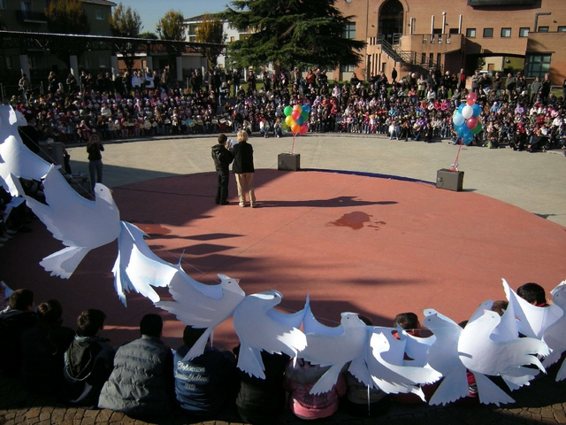 Limbiate, “Ci piace la pace”Le foto dei bimbi in marcia