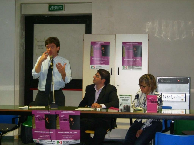 Carate: Pippo Civati, il suo libro,le pecche del Partito democratico