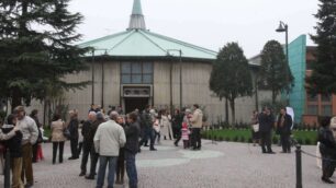 Monza, festa grande a Cristo ReInaugurato il nuovo sagrato
