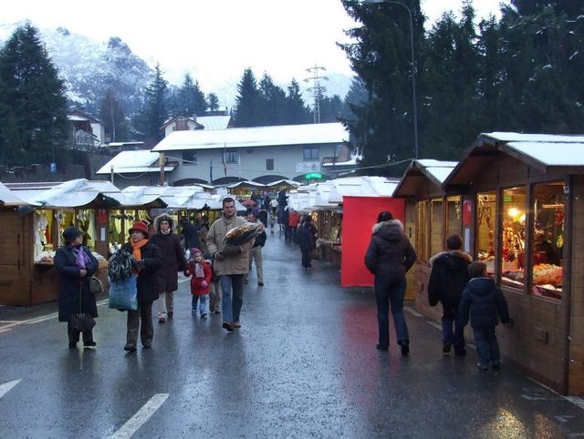 A Castione arrivail mercatino di Natale