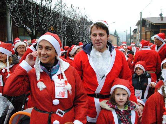 Camminata di Colzate350 Babbi Natale