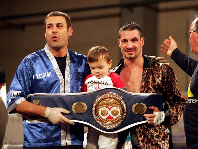Mondiale juniores supermedi IbfVince la boxe di Lombardi