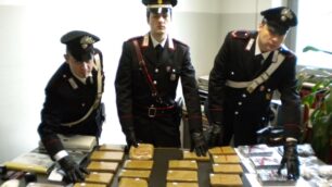Cesano, in casa 16 chili di cocainaScappa sui tetti ma viene arrestato