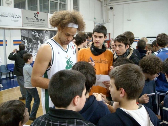 Mps Siena, allenamento a DesioFoto e autografi con gli ”aurorini”