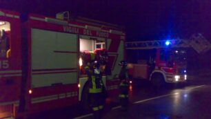 Camparada, fiamme dal caminoAttimi di paura in pieno centro