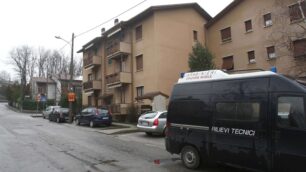 Ferisce il padre con un coltelloPaura in via Petrarca a Gerno