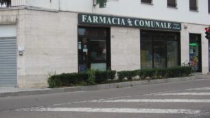 Giussano, taglierino alla goladel farmacista: via con 1.200 euro