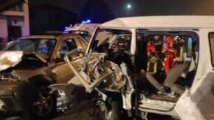 Cesano, frontale tra furgone e jeepDue ragazze in prognosi riservata