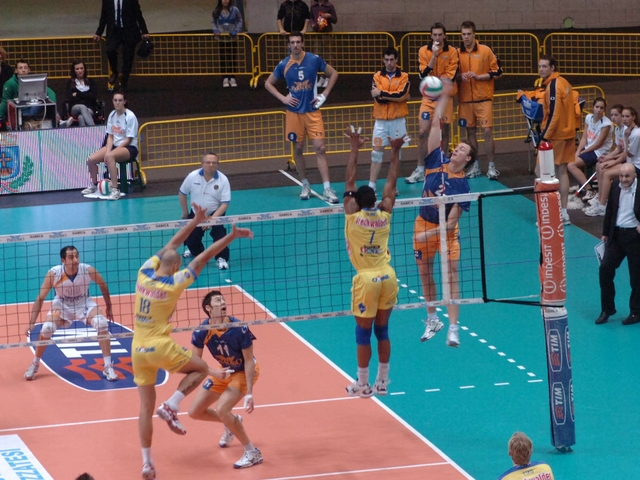 Monza ”la fredda” si è innamorataIn 4mila per il volley Gabeca