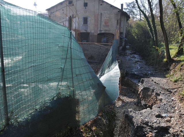 Villasanta, nuovi guai al LambroRoggia cede e sommerge cantiere