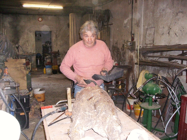 Luciano Calvi, bronzista d’arte:figura bella, in via d’estinzione