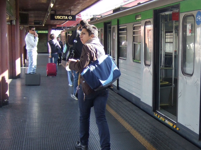 Tamponamento in metrò a MilanoPasseggeri contusi per la frenata