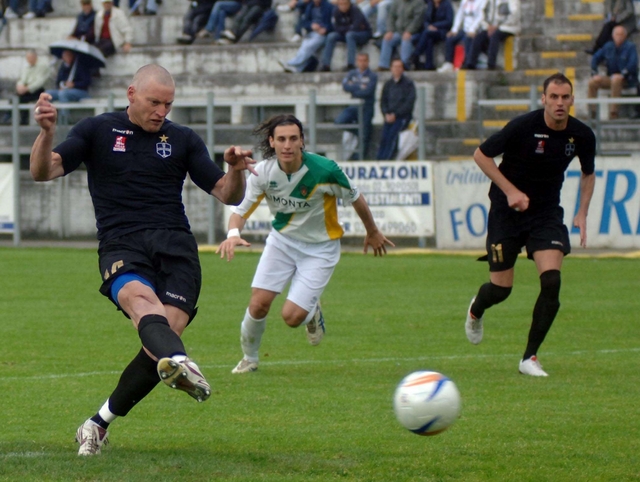 Calcio, la Tritium è travolgenteColognese cede ai biancazzurri