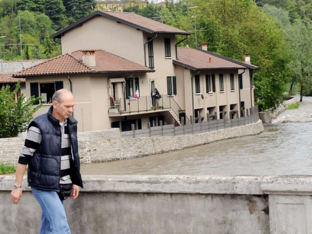 Trovato cadavere lungo il LambroIndagano i carabinieri di Carate