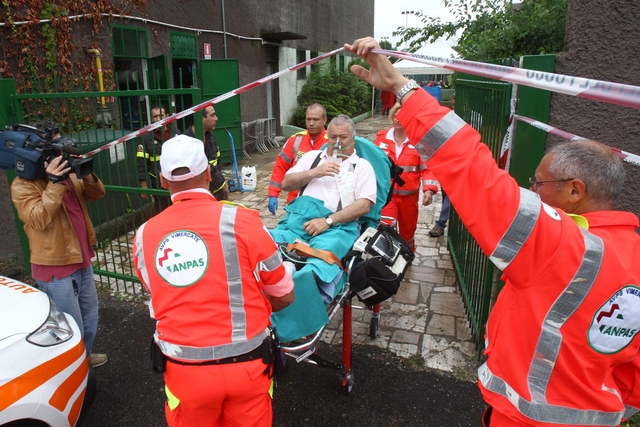 Monza, sos in piscina comunaleVenti intossicati in via Pitagora