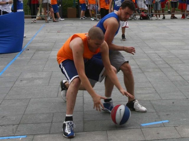 Basket, il 3vs3 in piazza Trento
Più di cento squadre a canestro