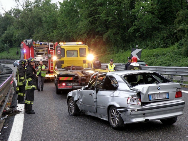 Briosco, auto contro guard-railMuore architetto di 65 anni