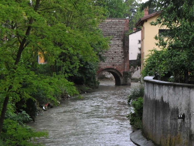 Vimercatese: il torrente Molgora?Assediato dall’uomo e dai rifiuti