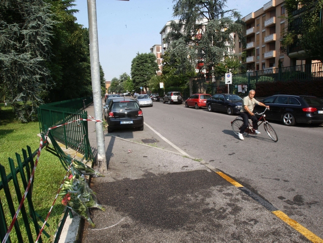 Monza, esce di strada in moto:muore trentenne di Paderno
