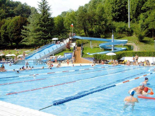 Sabato in piscina a Casnigo alla caccia di Miss Italia