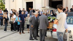 Ucciso per una birra, funerale«Luigi amava stare tra la gente»