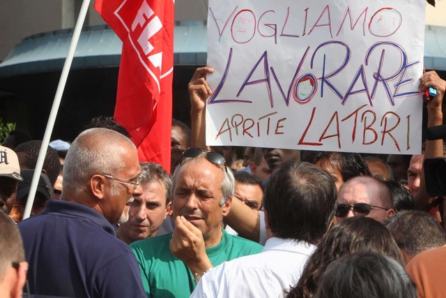 Presidio della Latbri a Monza«L’Asl ci faccia tornare al lavoro»