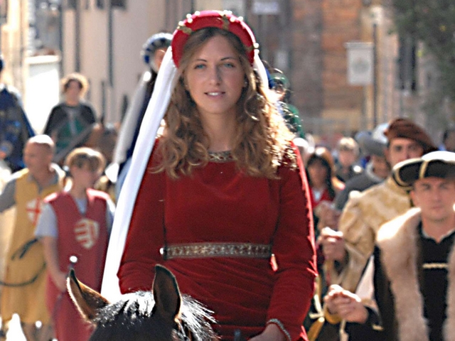 Premiata sartoria orenese:dietro le quinte della sagra