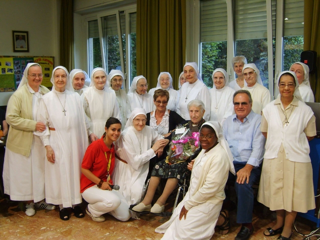 Besana, in festa per nonna IrmaHa soffiato 103 candeline