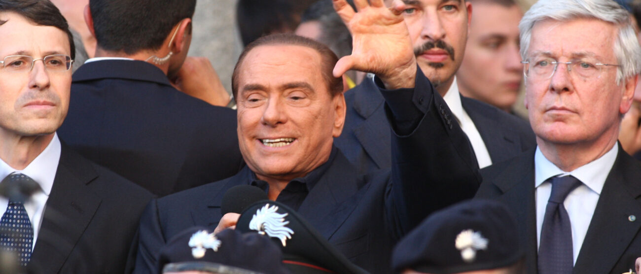 Berlusconi a Monza per MandelliFischi e contestazioni dalla piazza