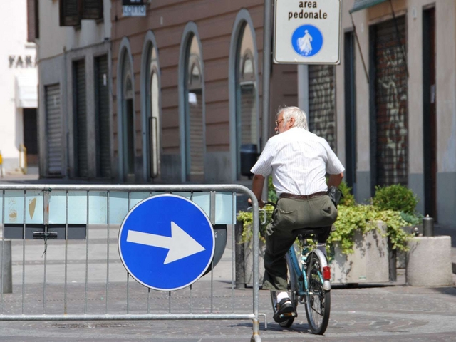 Vimercate: meno auto in centroPalazzo Trotti allarga la ztl