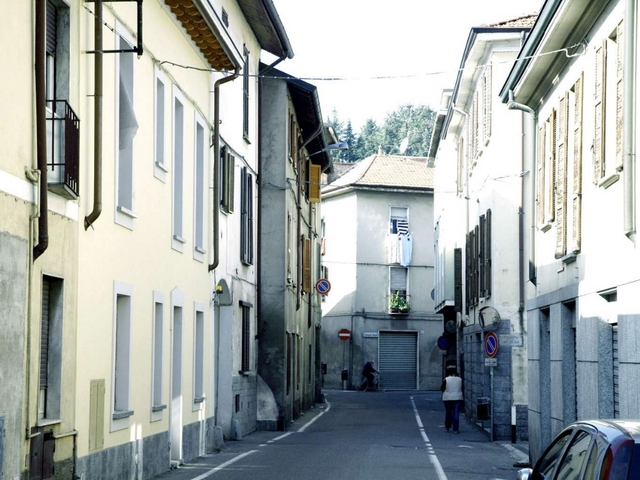 Limbiate, negozi chiusi e degradoCentro storico, rilancio urgente