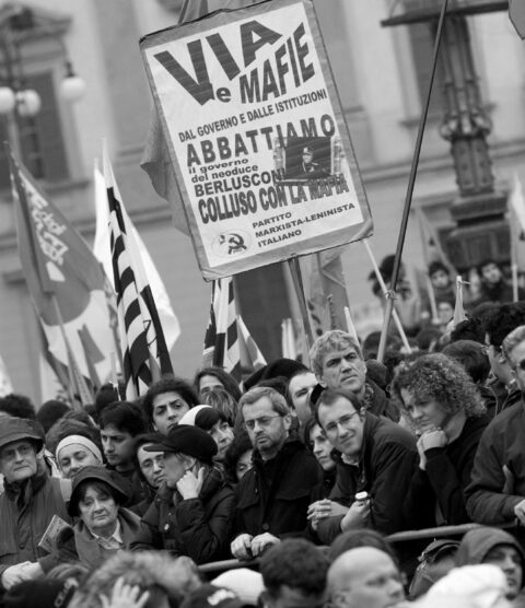 «Censurata» foto contro il PdlBiassono, mostra nella bufera