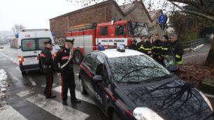 Monza, carabinieri e pompierisalvano uomo caduto nel Lambro