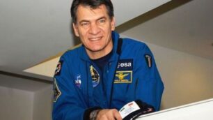 «Ma noi non siamo supereroi»Il libro dell’astronauta Nespoli