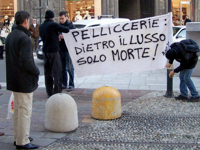Seregno: animalisti-forze ordine,tensione sabato in piazza Roma