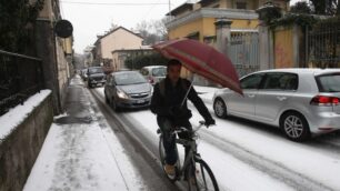 Neve in autostrada, stop ai tirVia al piano per le vie di Monza