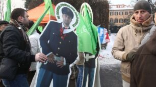 Arcore, la protesta dei poliziotti:«Governo ha tradito gli impegni»