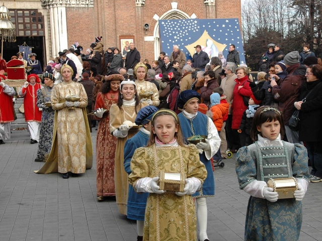 A Lissone, non solo la Befana:arrivano i Re Magi in corteo