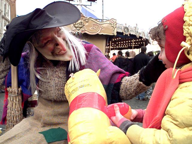 Sul carretto o in parapendioAttesa per l’arrivo della befana