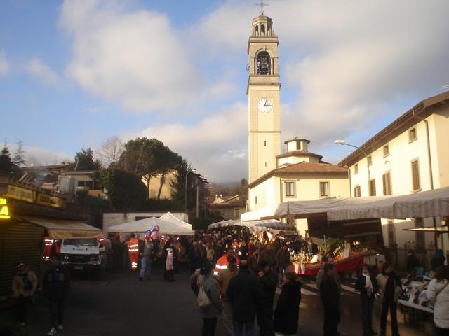 Fiera della Befanadomenica a Barzana